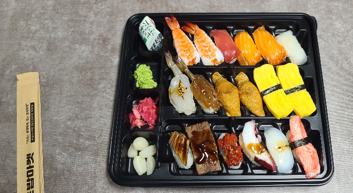 로봇초밥마켓 배달음식 성남중원점 배달완료 내돈내산 구성품 특모듬초밥