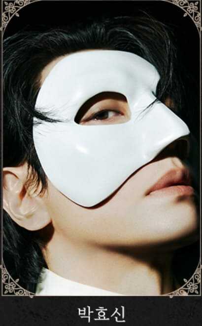 뮤지컬 팬텀 2025 팬텀 역을 맡은 박효신 배우의 마스크 착용 모습