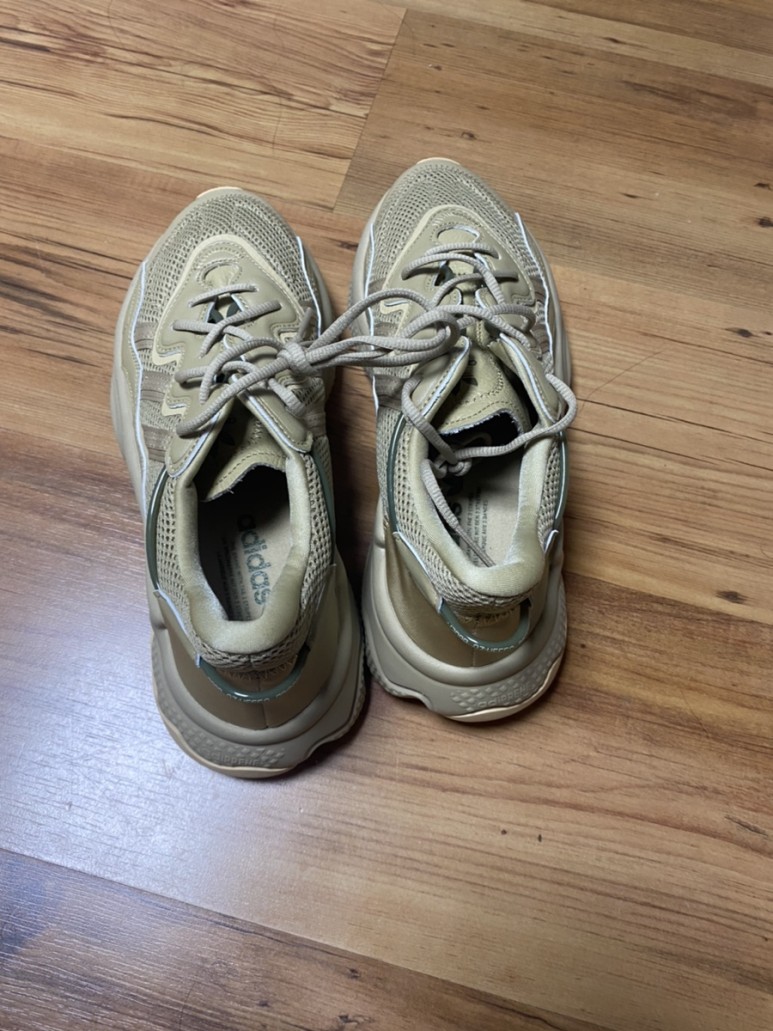 아디다스 오즈위고 베이지 GY3251