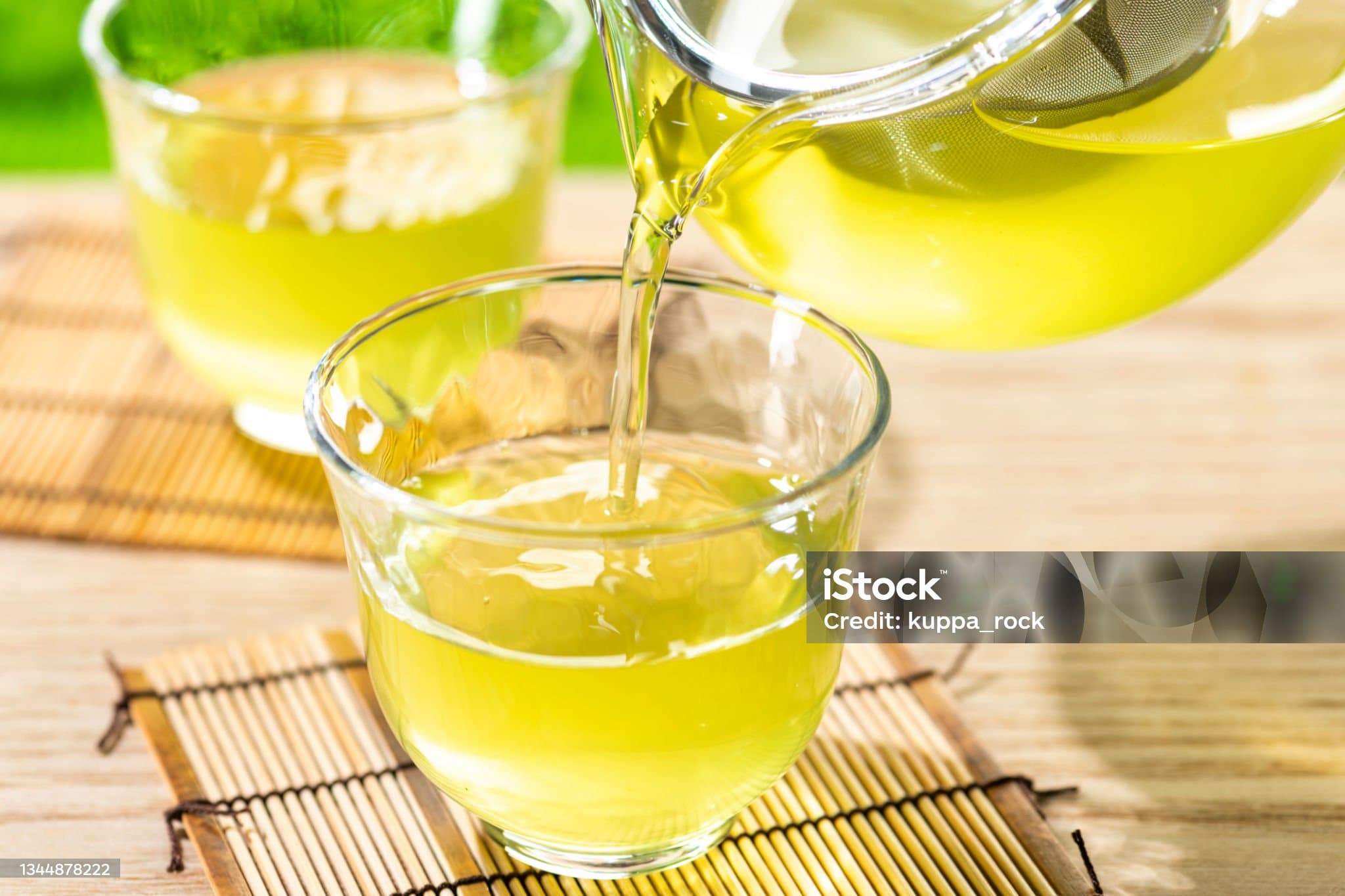 기름진 음식 먹고 후회 중이라면 지금 이 차 드세요