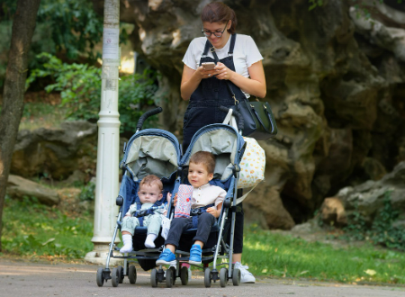 유모차 접이 방식 종류 (원핸드폴딩, 양손폴딩, 자동접이) 관련 사진