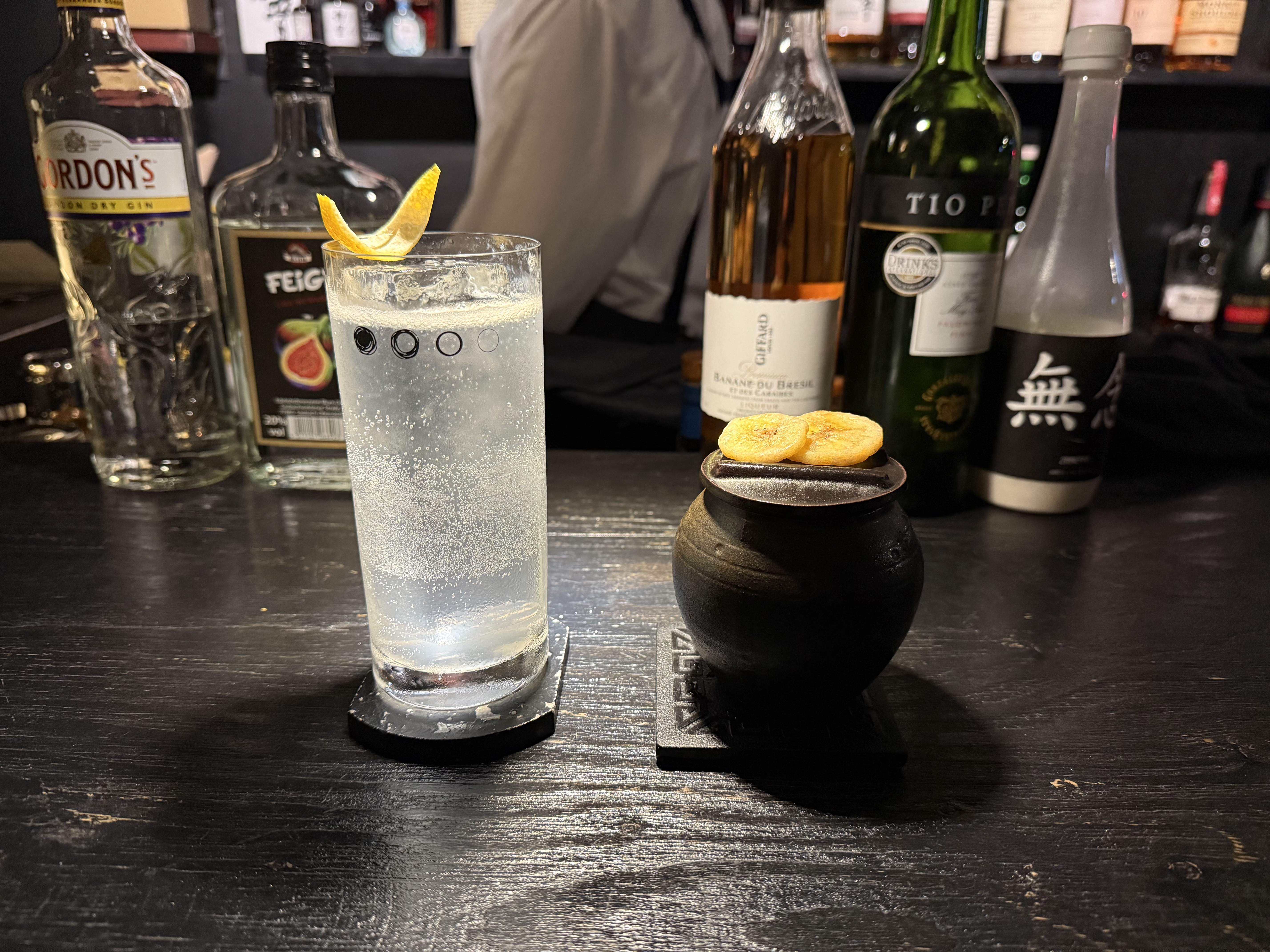 무념 '무화과'(좌측)과 '내가 좋아하는 것'(우측)