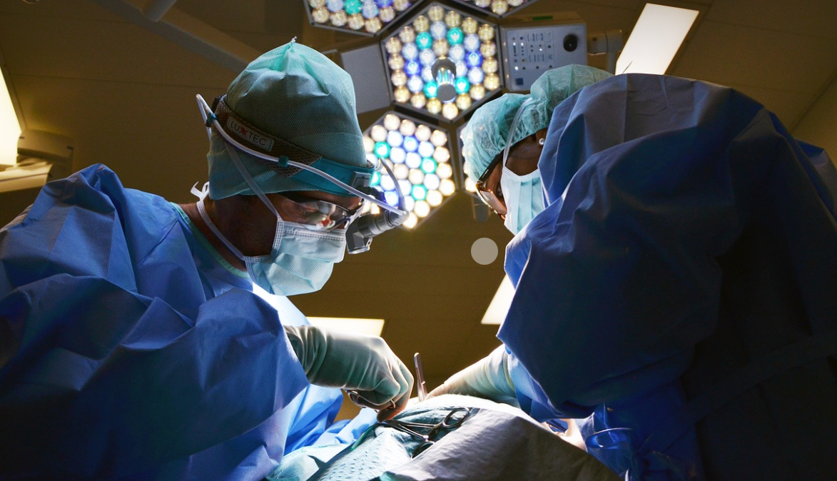 2025년 AI와 헬스케어 혁명: 의료의 미래를 바꾸는 기술