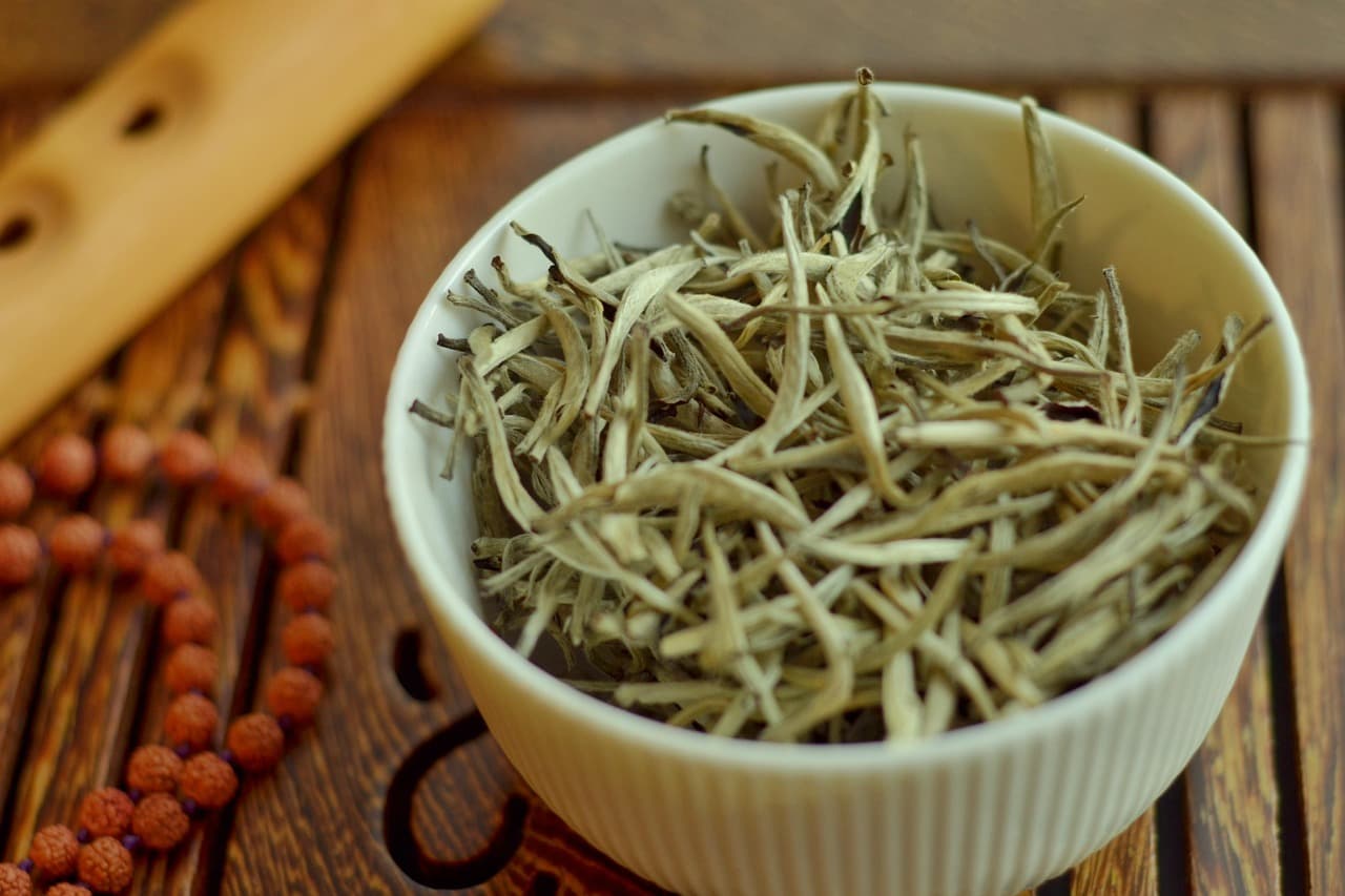 고대 황실이 사랑한 백차(白茶, Báichá) 당신도 경험해보세요