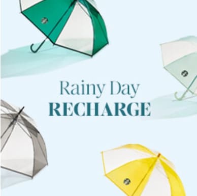 우산들이 네 귀퉁이에 배치되어 있고&amp;#44; 가운데에 Rainy Day RECHARGE란 문구가 넣어 있습니다. 