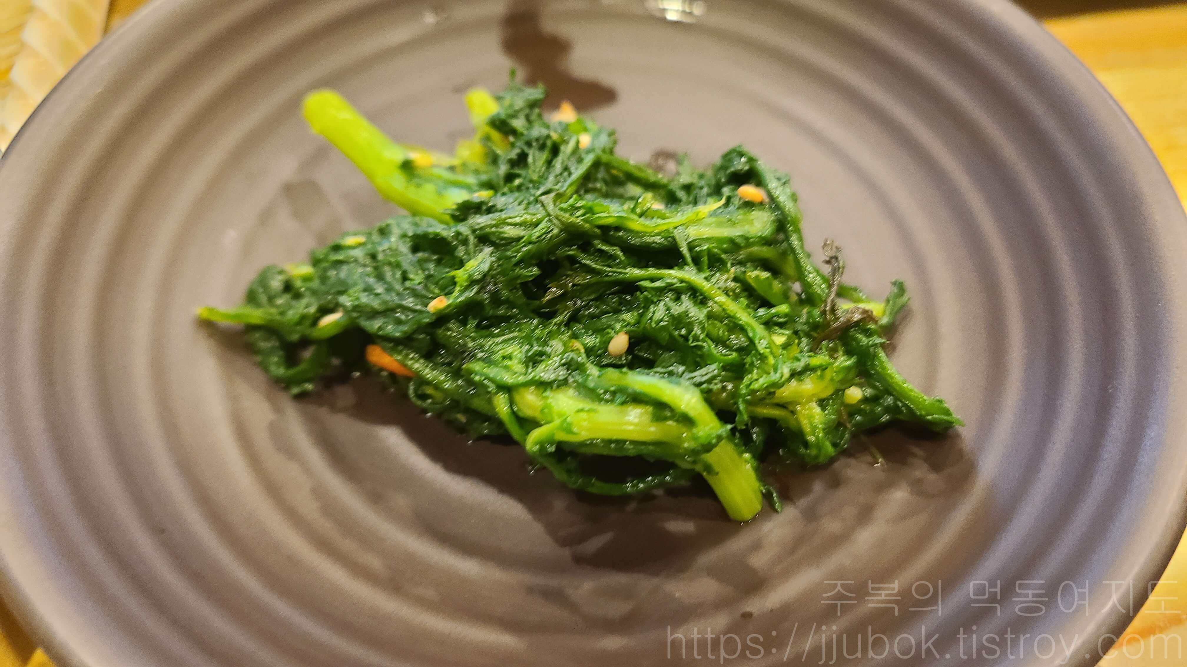 오구당당-밑반찬-시금치
