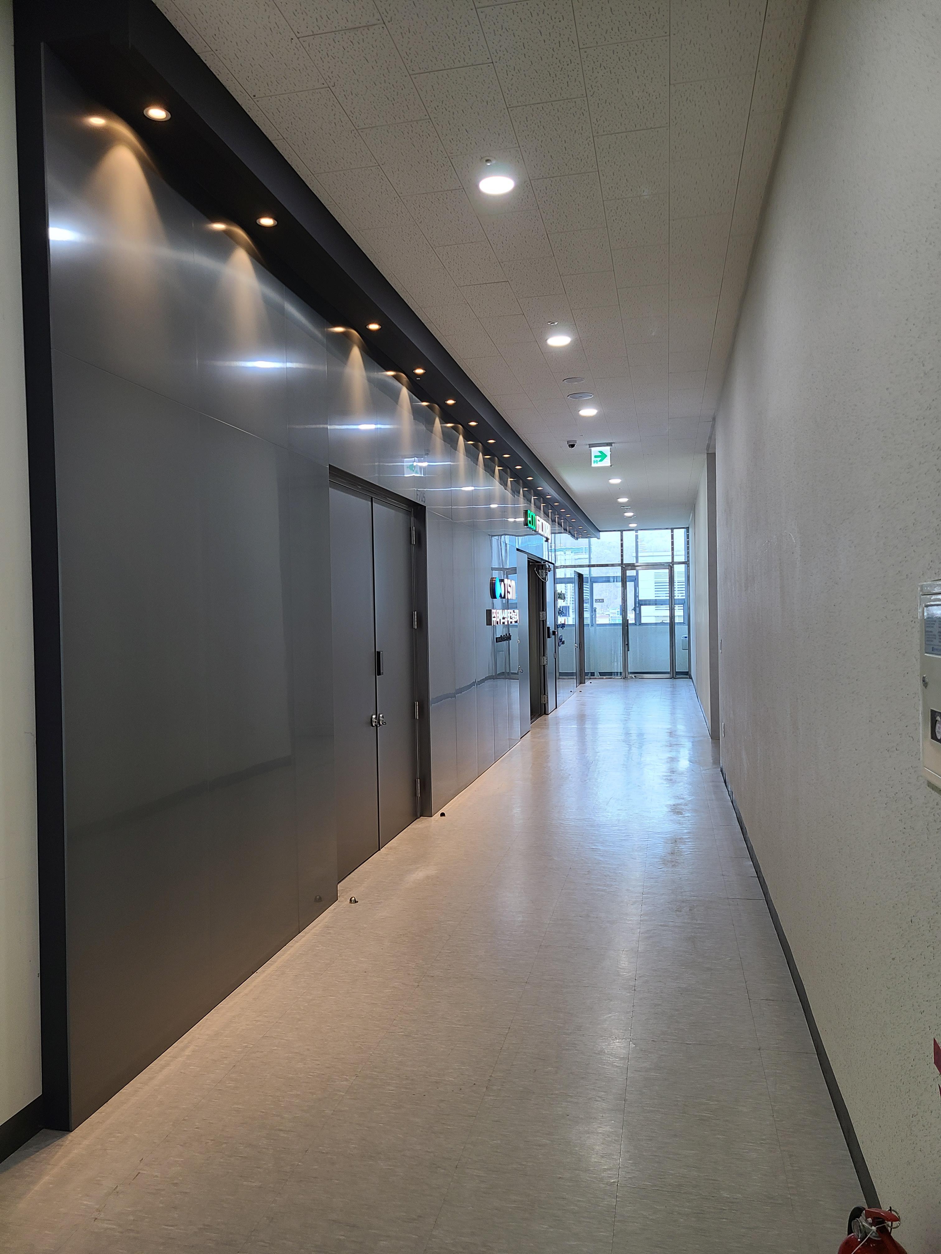 성남 센터엠 드라이브인, 섹션오피스, 지상주차장5