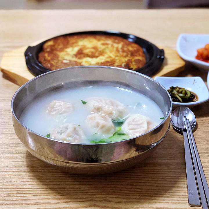 식객 허영만 백반기행 광희 편 만두국 순두부 빈대떡 황해도식 김치만두 만두전골 녹두전 부천 맛집 소개
