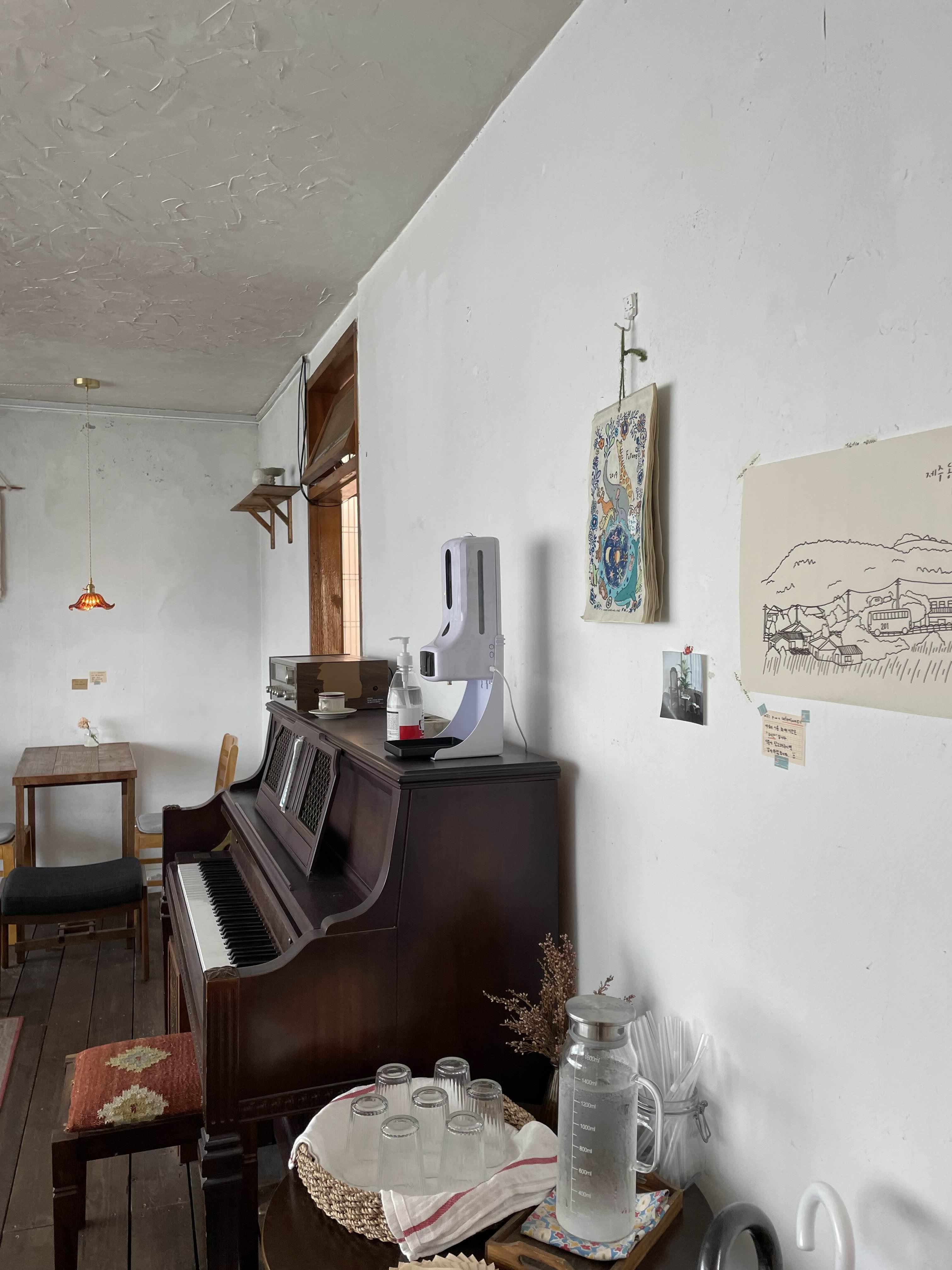 카페 내부 사진