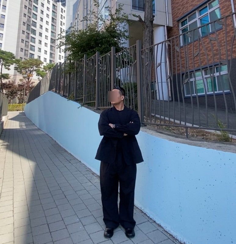 데일리룩('26. 10. 17.)오클리 선글라스 아이자켓 리덕스, 지유 X 엔지니어드 가먼츠 코드레인 재킷 팬츠 셋업, 어커버 티셔츠, kinch!킨치 shower 808 더비슈즈