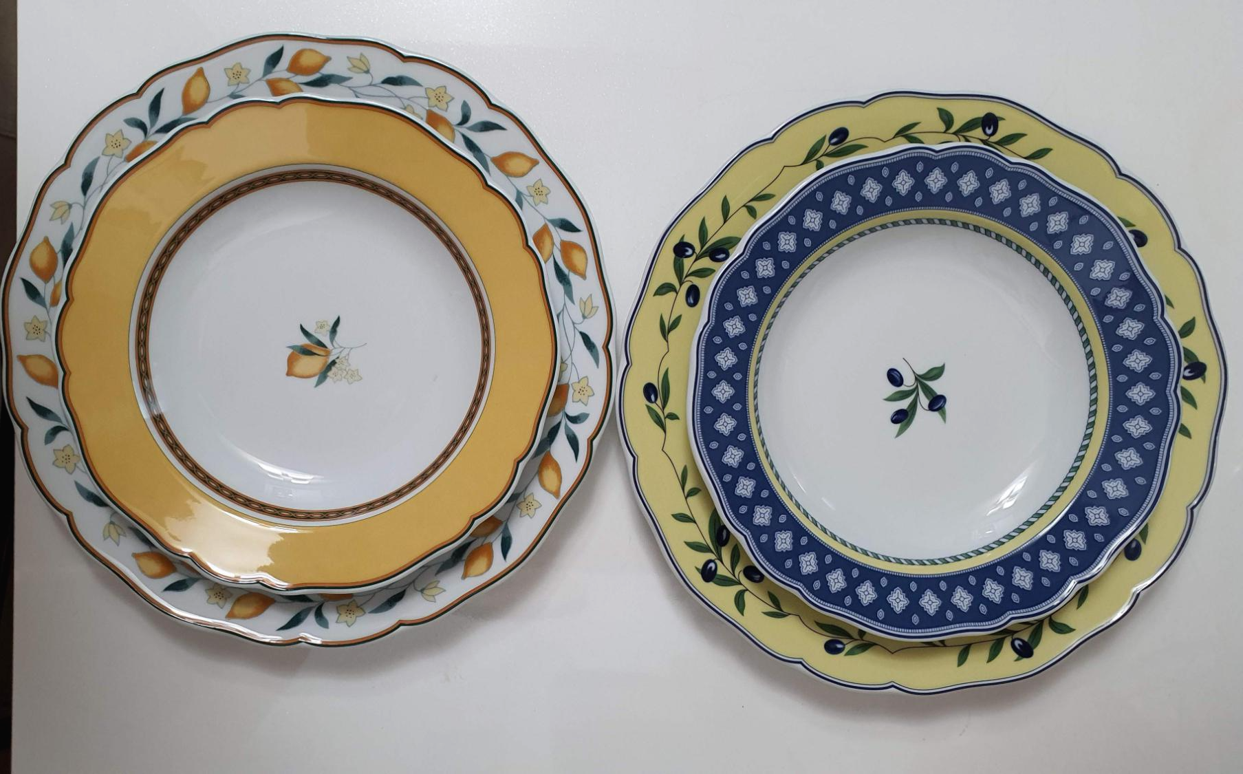 겹쳐놓은-접시들