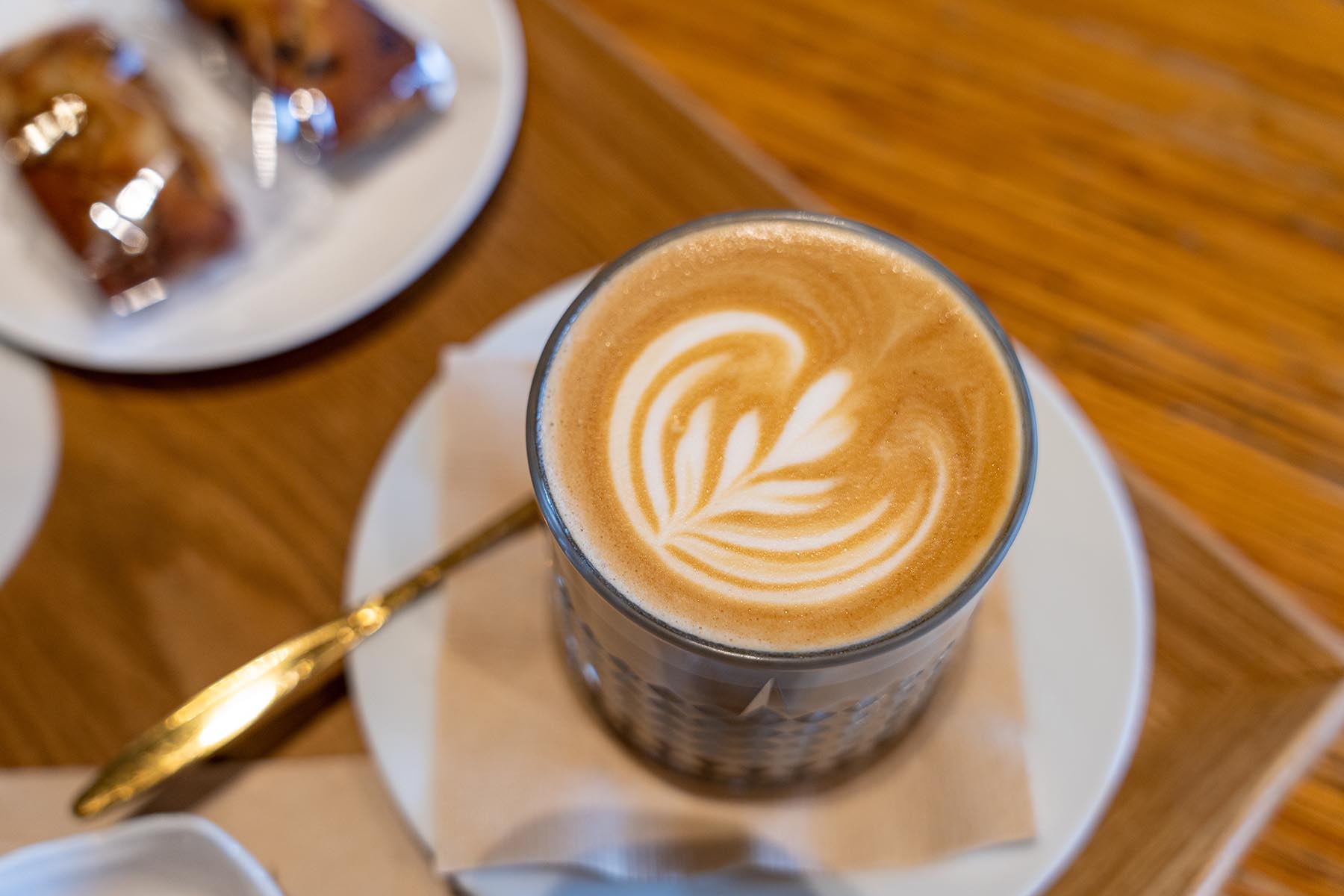 순수알곡 플랫화이트