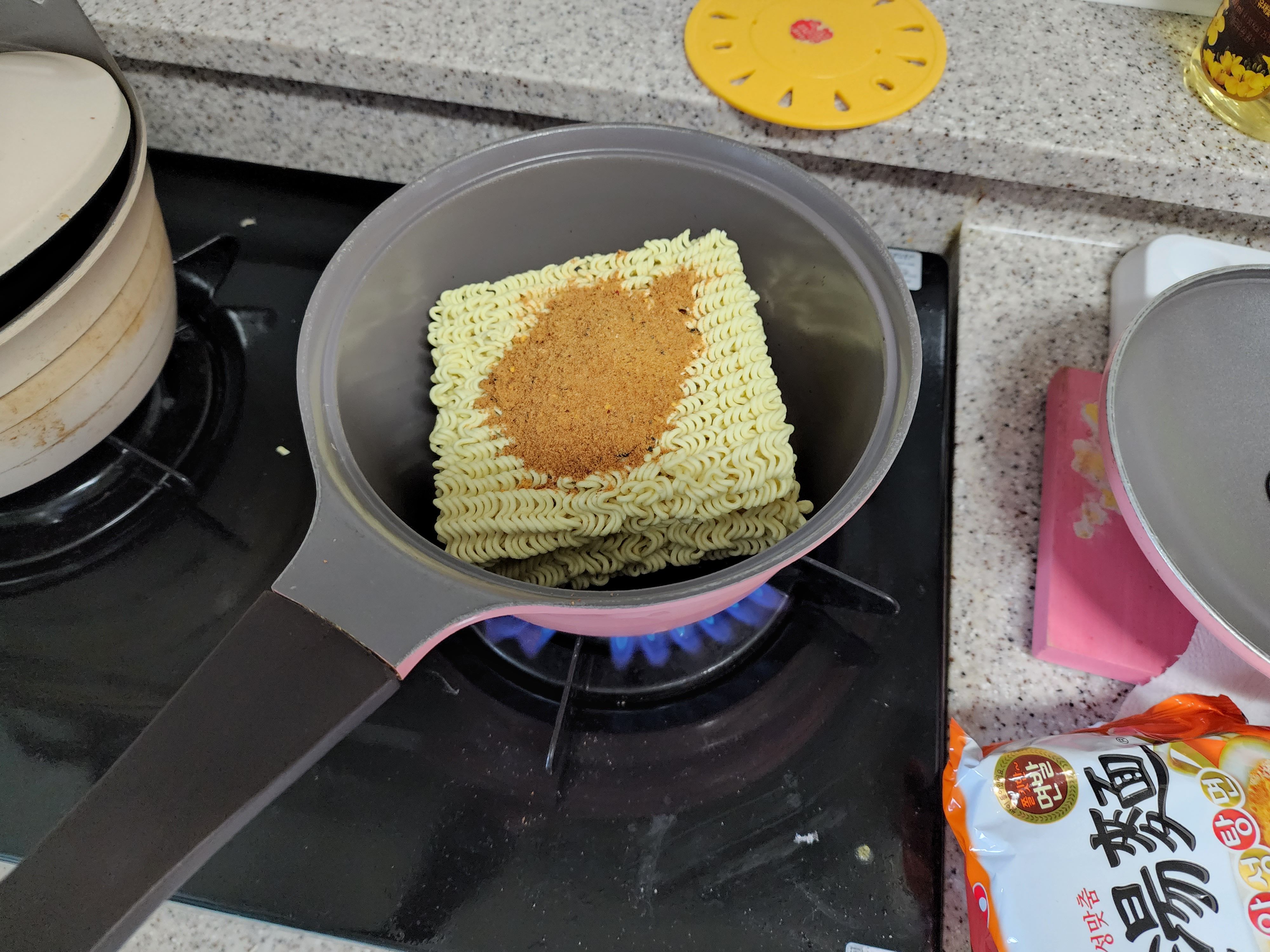 찬물에_라면_끓이기_03