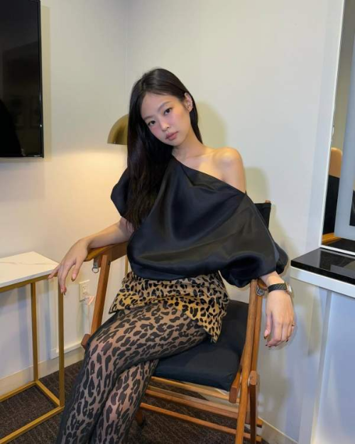 가짜뉴스 NO! 블랙핑크 제니, 친부 사칭 남성 소송에서 승소