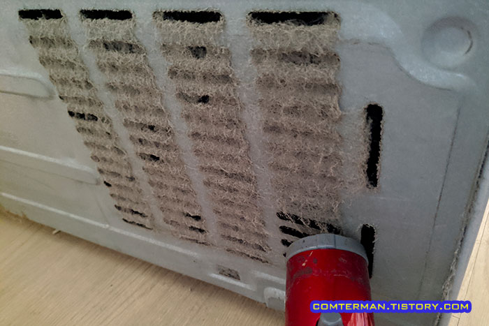 냉장고 뒤 먼지 청소