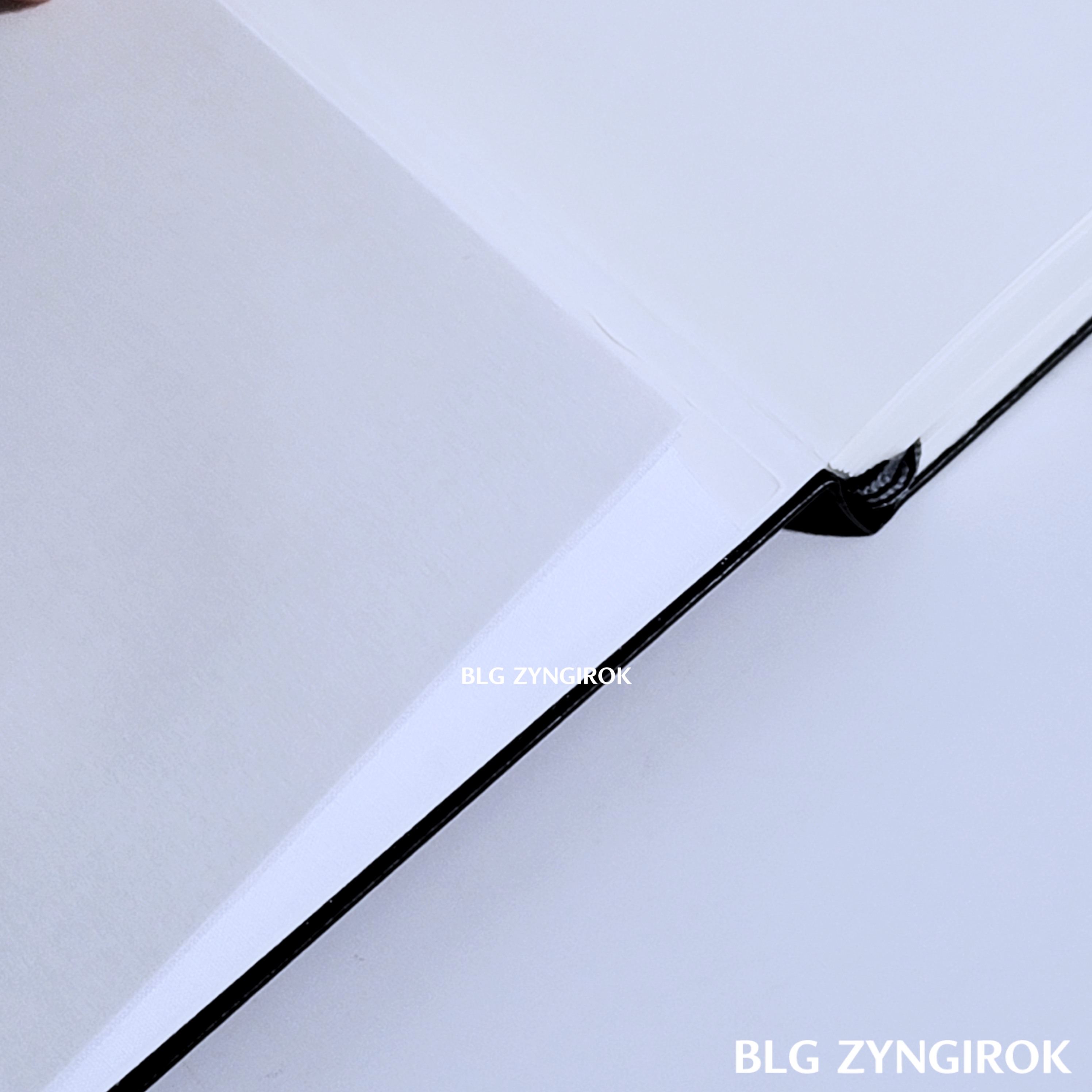 로이텀 노트 수납 모습이다.