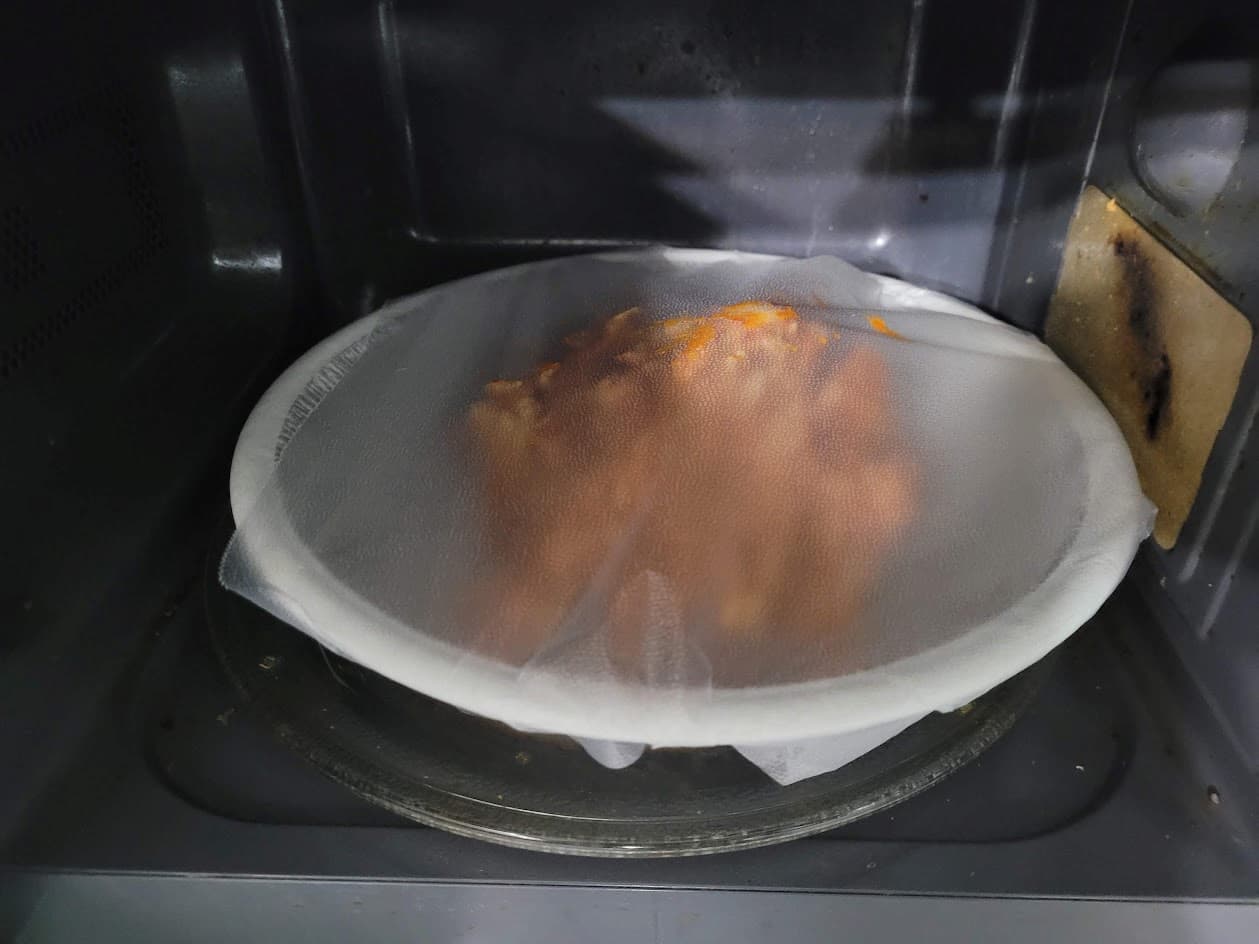 전자레인지 덮개 씌운 제육볶음