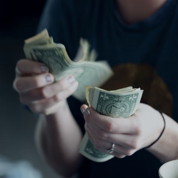 신용 카드와 현금 구분 사용으로 가계 관리 잘하는 방법