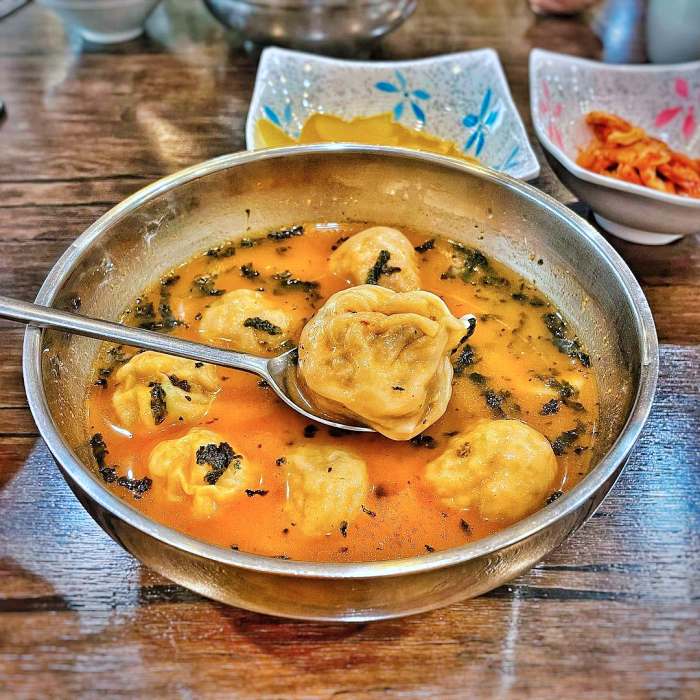 생방송 오늘저녁 청주 무심천 벚꽃길 서문시장 고추만둣국 맛집
