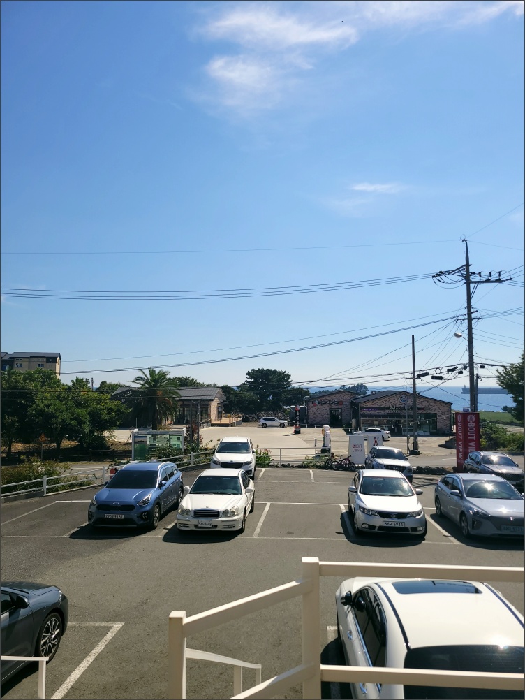 에이바우트-강정점-주차장