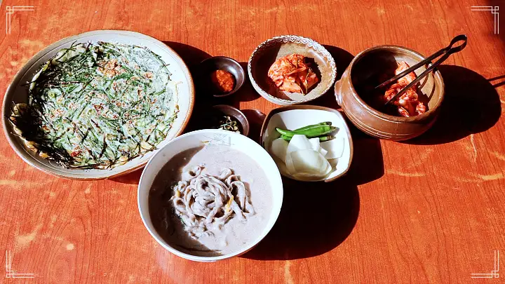 이만기 동네한바퀴 시즌2 흑임자 칼국수 파전 부추전 손두부 아픈 아내의 빈자리를 지키는 칼국수집 사장님 포항 맛집 소개