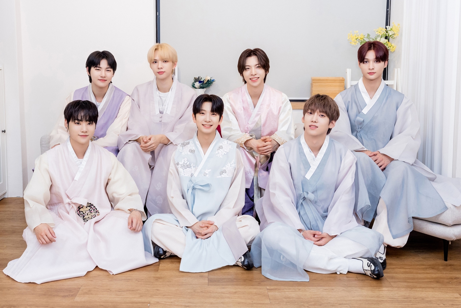 앰퍼샌드원, FNC엔터테인먼트