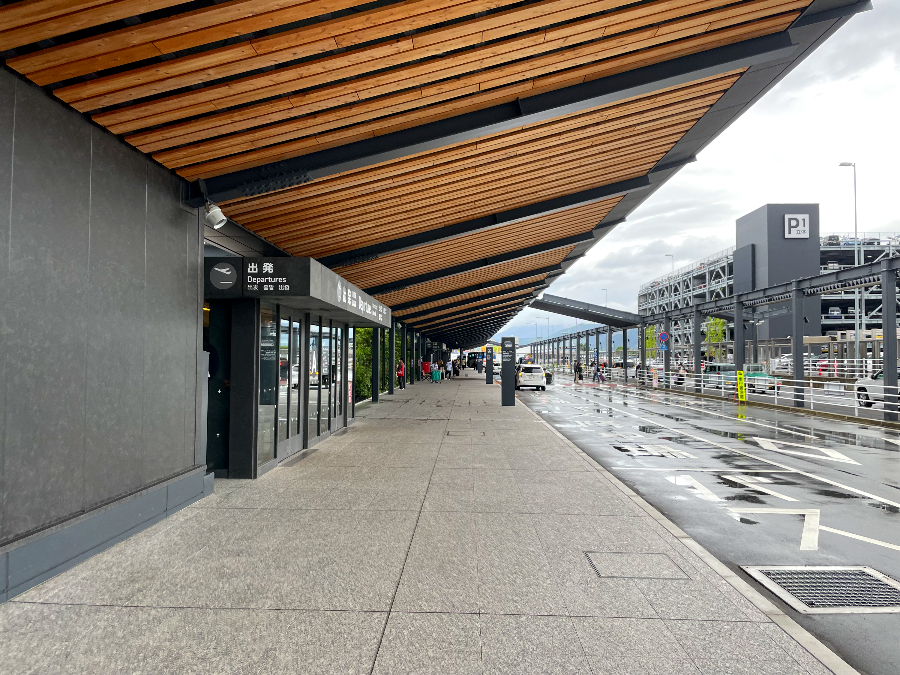 구마모토 국제공항 외부 캐노피