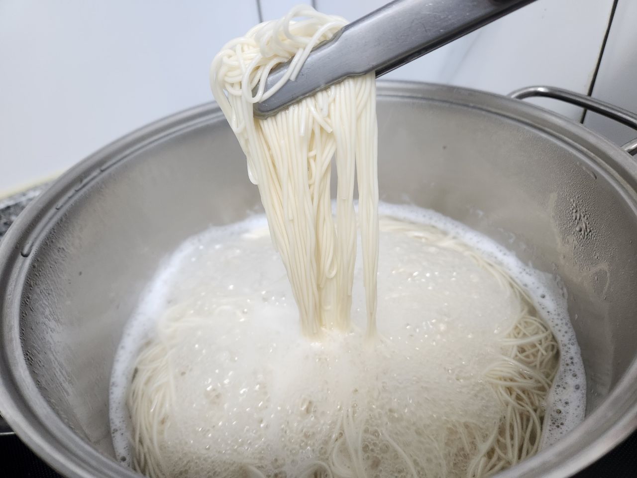 면 삶기