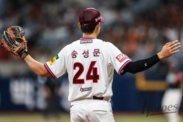 송성문 야구선수 연봉 나이 프로필 학력 고향: 샌디에이고 파드리스 MLB 성공 비결, 20-20 기록 완벽 분석