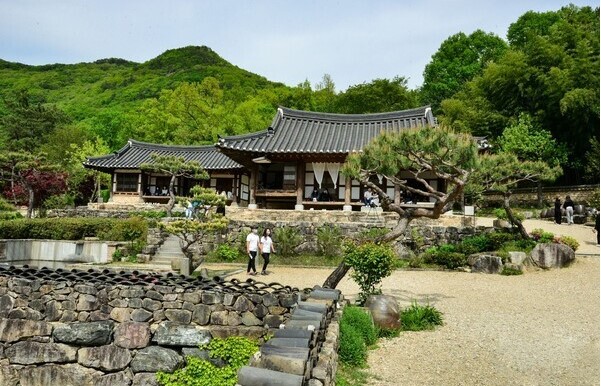 전남아원고택 전경