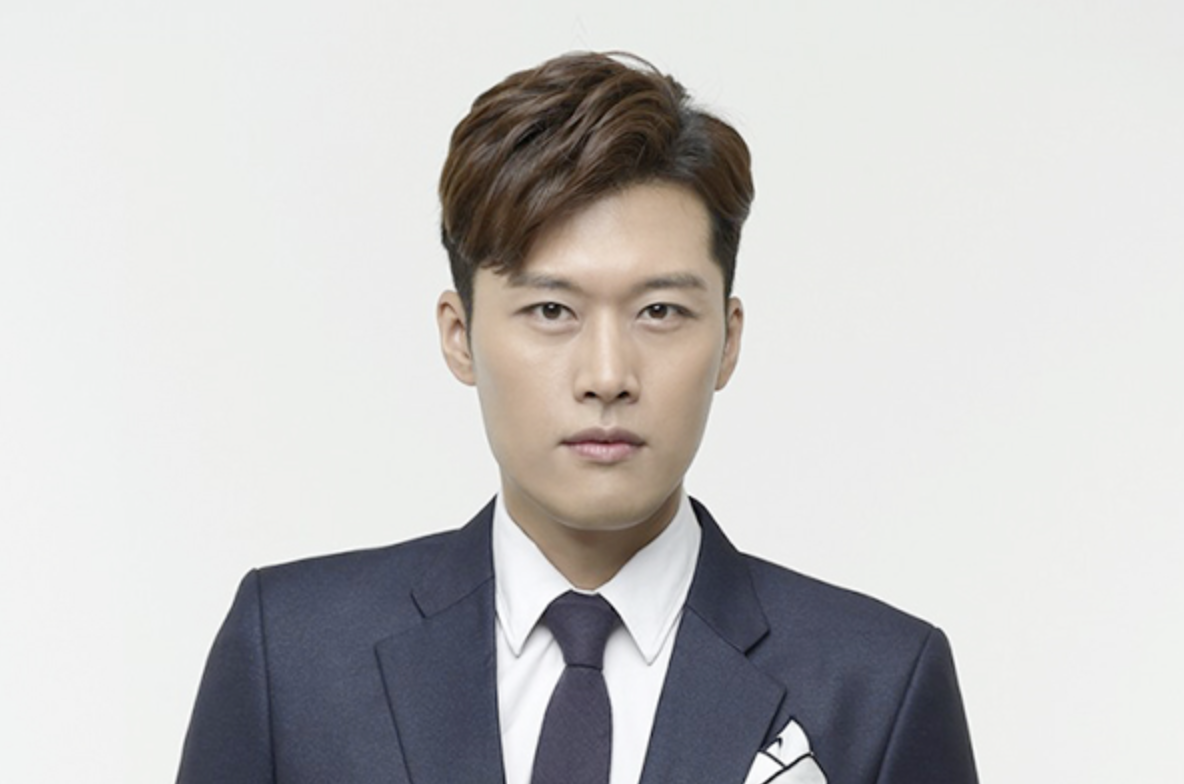 김일중 외모