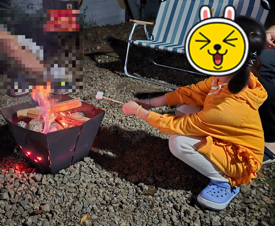 마시멜로 굽는 모습