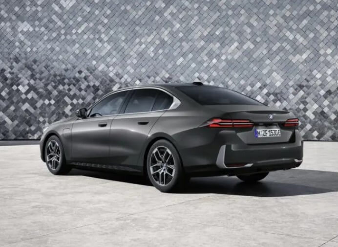BMW-5시리즈-측후면