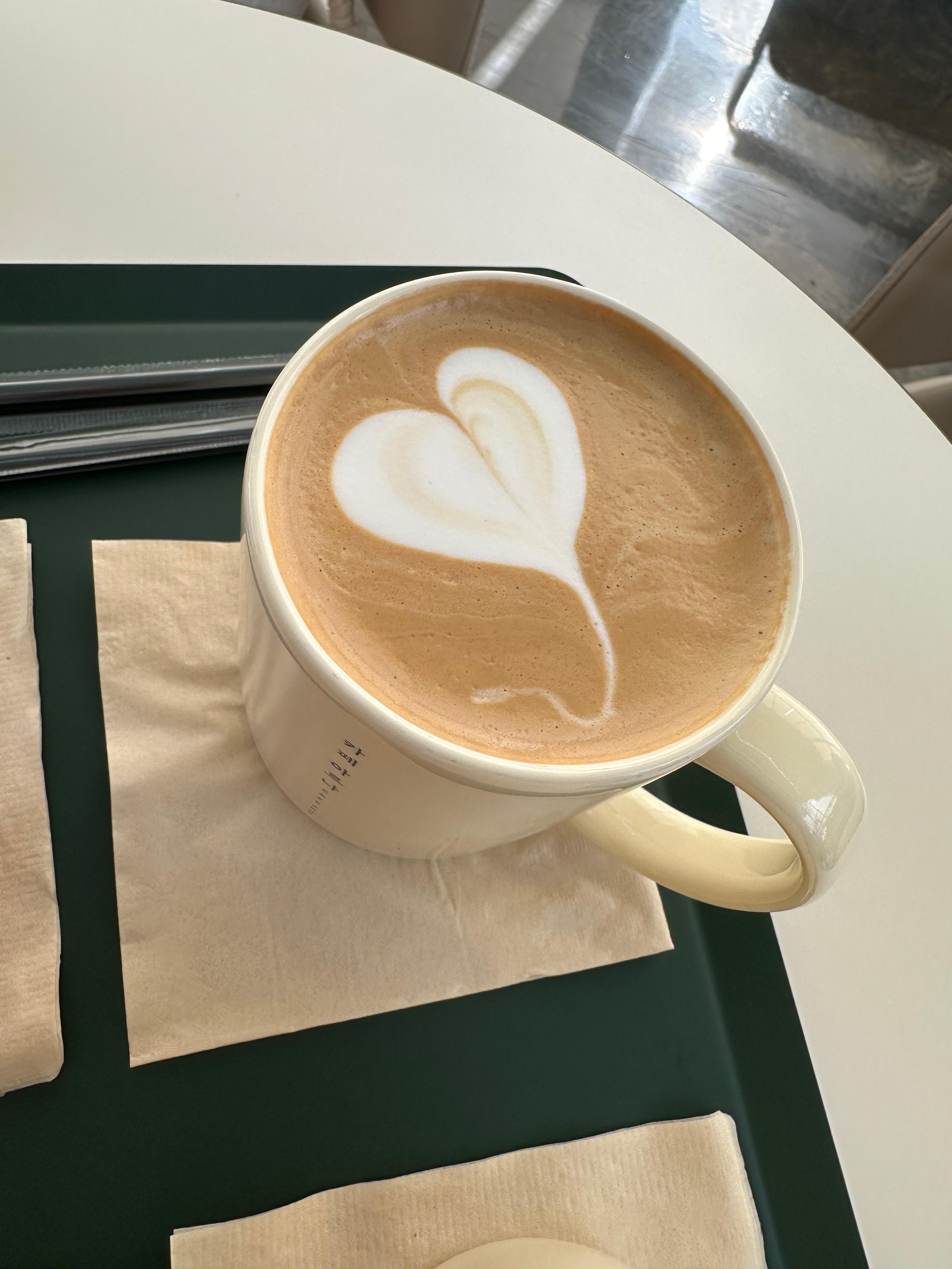 충남 보령, 대천, 무창포 여행 후기3(국내 가족 여행지 추천, 무창포 비체팰리스, 또다시 갯벌체험, 대천 맛집 부페, 점심 밥집 뷔페, 진짜 예쁜 카페 아르나, 분위기 좋은 카페 아르나, 한밤중 닭벼슬섬 산책, 대천항 수산시장 재방문, 찰광어회, 오징어회, 우성수산, 수연호수산, 무창포 비체펠리스, 오션뷰, 밥 해먹을 수 있는 숙소, 무창포 펜션)