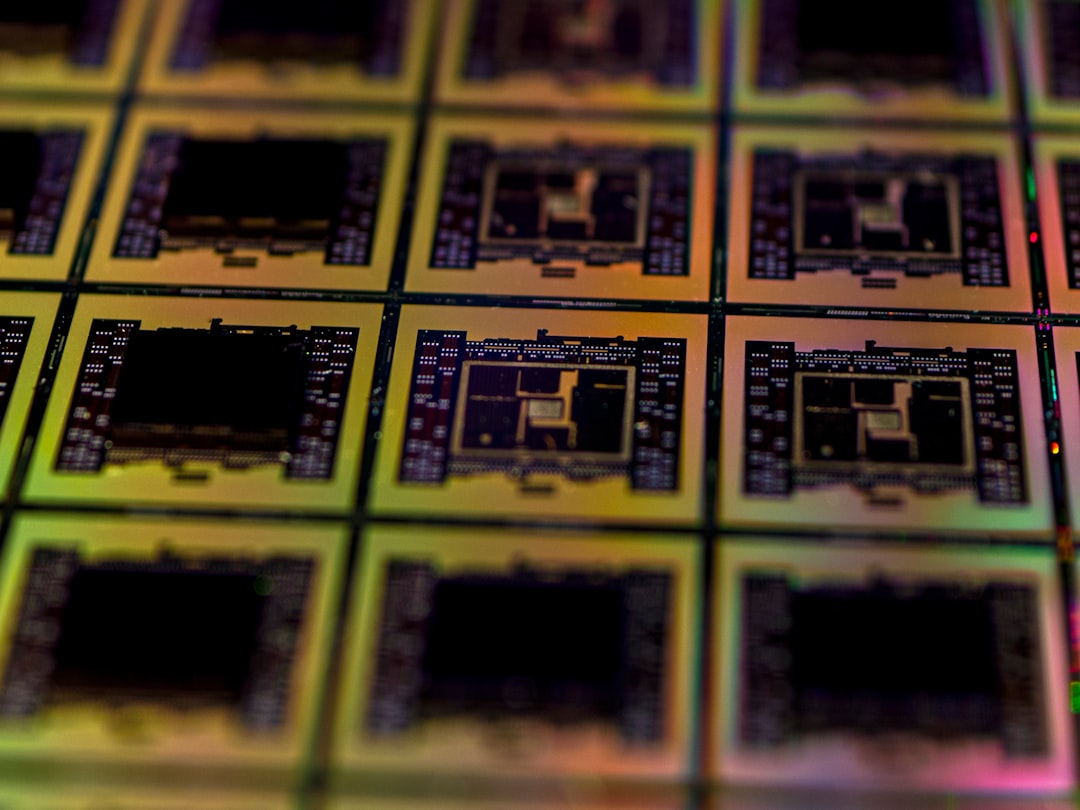 Semiconductor (또는 Chip)