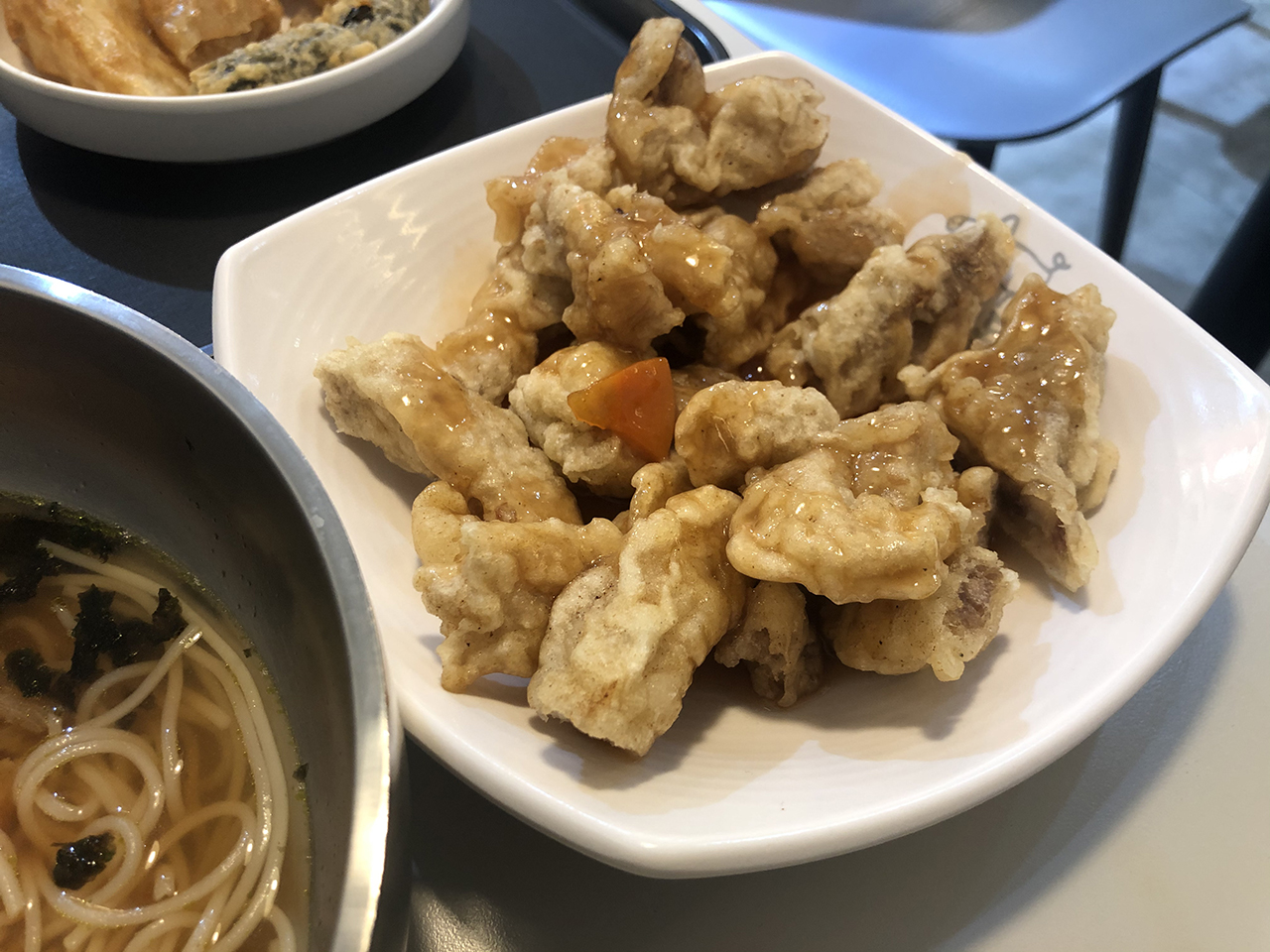 허니돈 2&#44;500원 탕수육