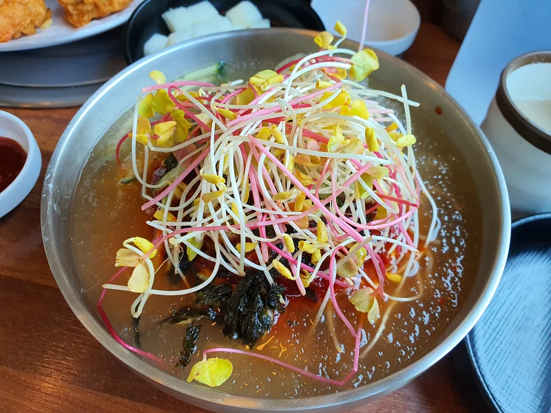 메밀막국수 곱빼기