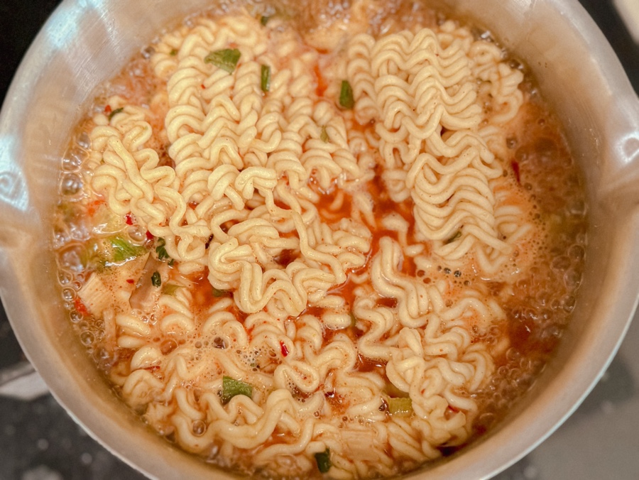 봉지 라면 소비기한 지남