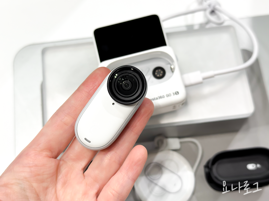 insta360 GO3S instaGO3S 액션캠 액션캠추천 브이로그 브이로그카메라 브이로그카메라추천 카메라 카메라추천 현대백화점 판교현대백화점 여행준비 인스타360 대학생선물 선물추천 여자친구선물 남자친구선물