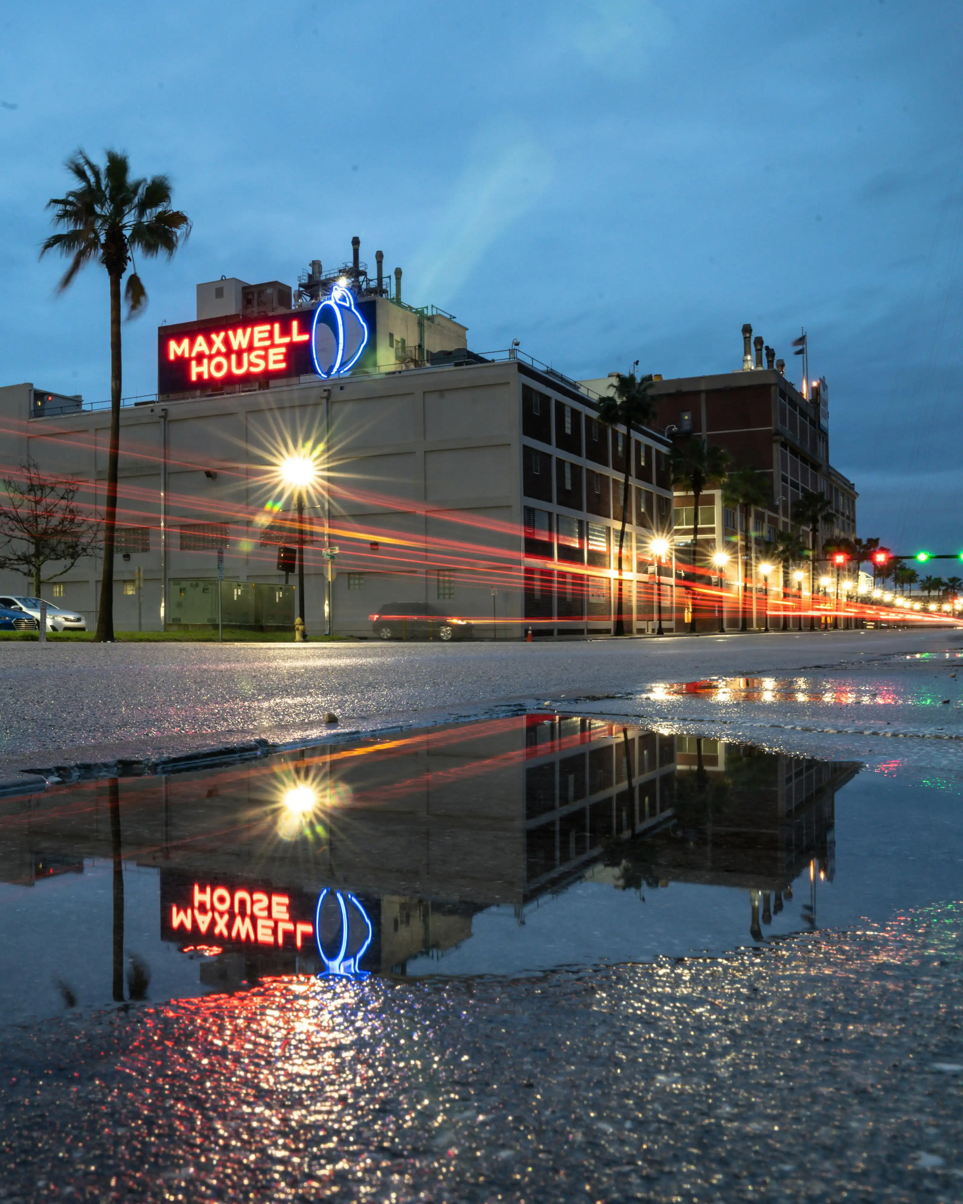 맥스웰 하우스 공장을 나타내는 이미지