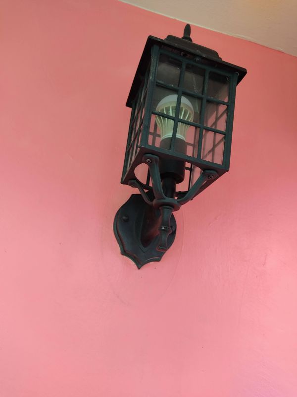 미루네 기존에 있던 조도가 약해서 불편했던 벽등