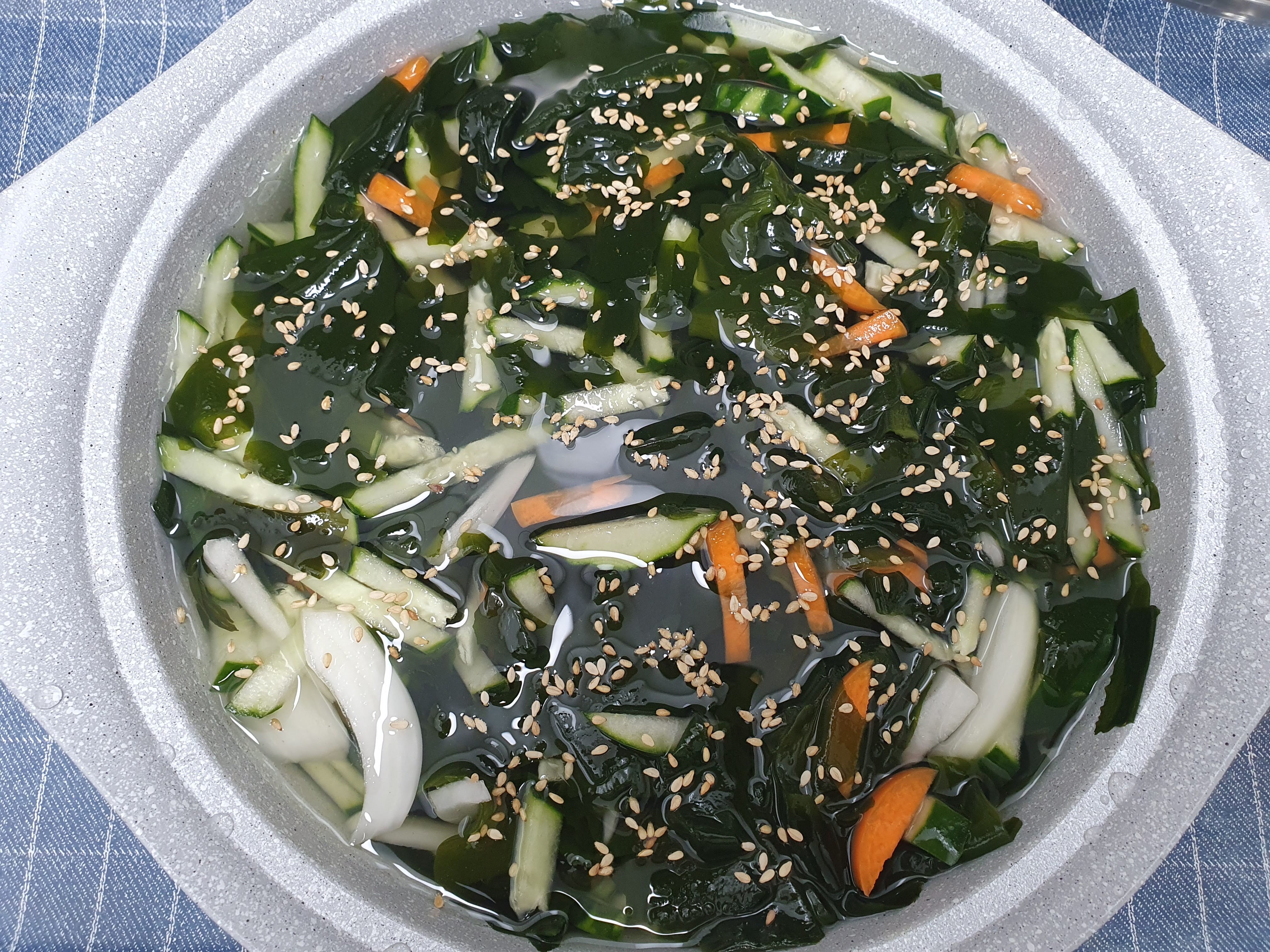 더위를 싹 날려버릴 오이냉국