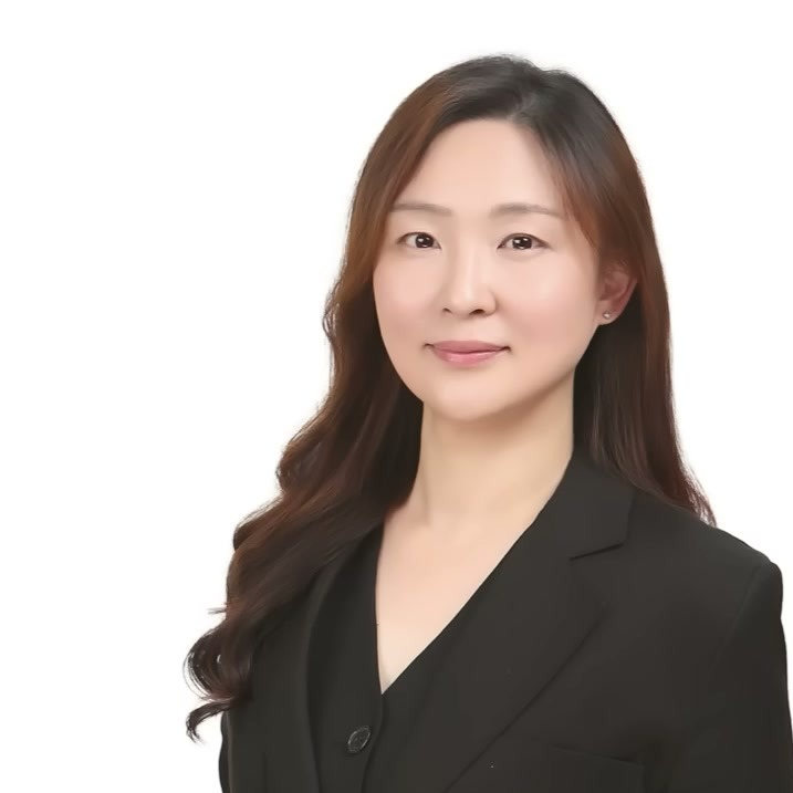 강연자 경은정의 상반신 인물 사진.