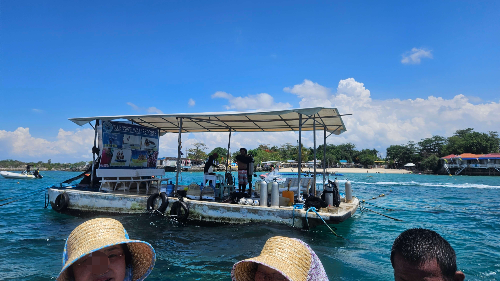 할머니-해외여행-씨워커-필리핀-스노쿨링