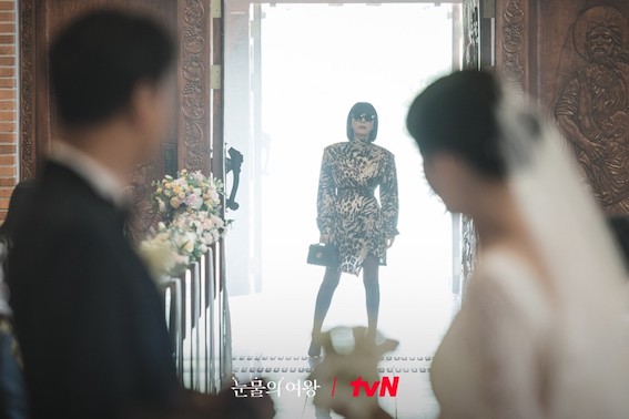 tvn 드라마 <눈물의 여왕> 2화 줄거리 리뷰 공식 영상 사진 비하인드 컷 대방출