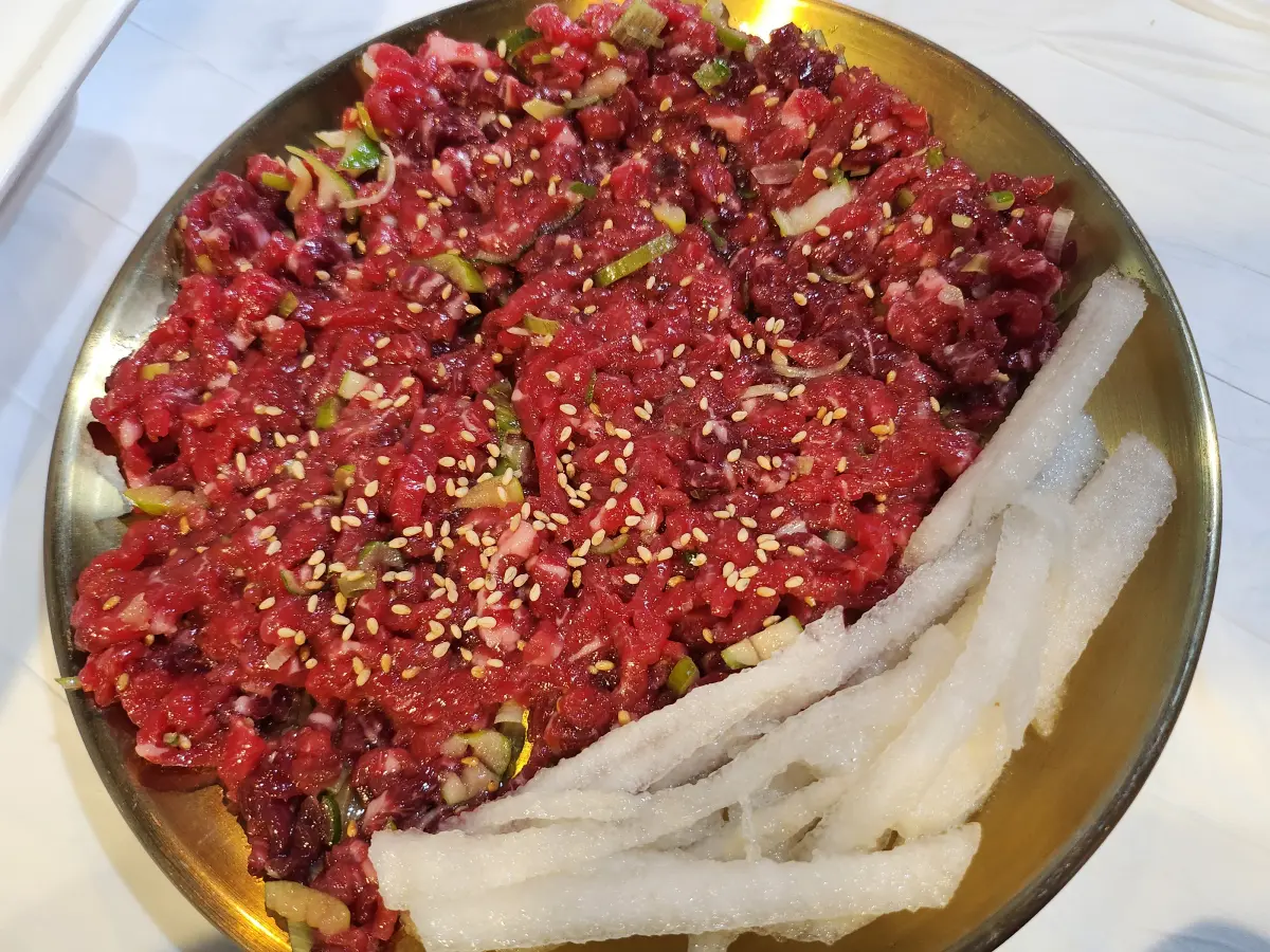 양산-물금-날로먹는집-육회