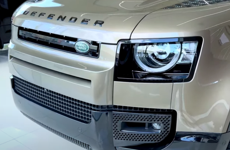 전현무 차 도대체 뭐길래? 랜드로버 디펜더 110 상세정보 (일명 무카)