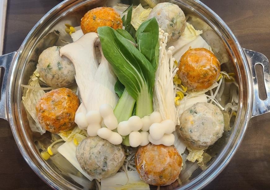 생방송투데이 외국인의 밥상 마이 굴림만두전골 한상