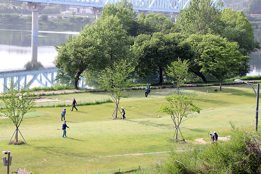 충청북도 충주호 목행파크골프장 소개