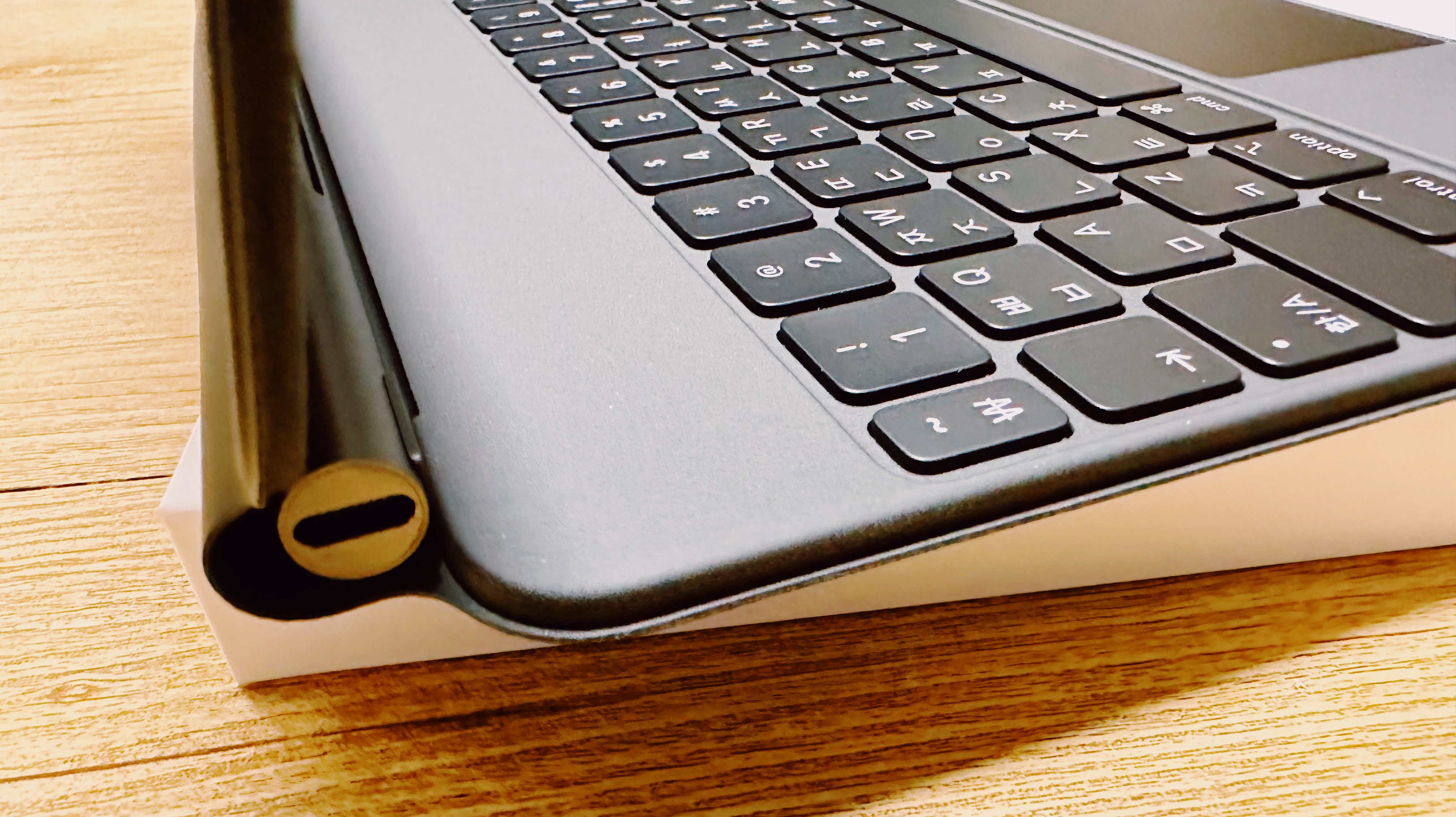 매직 키보드 충전 포트